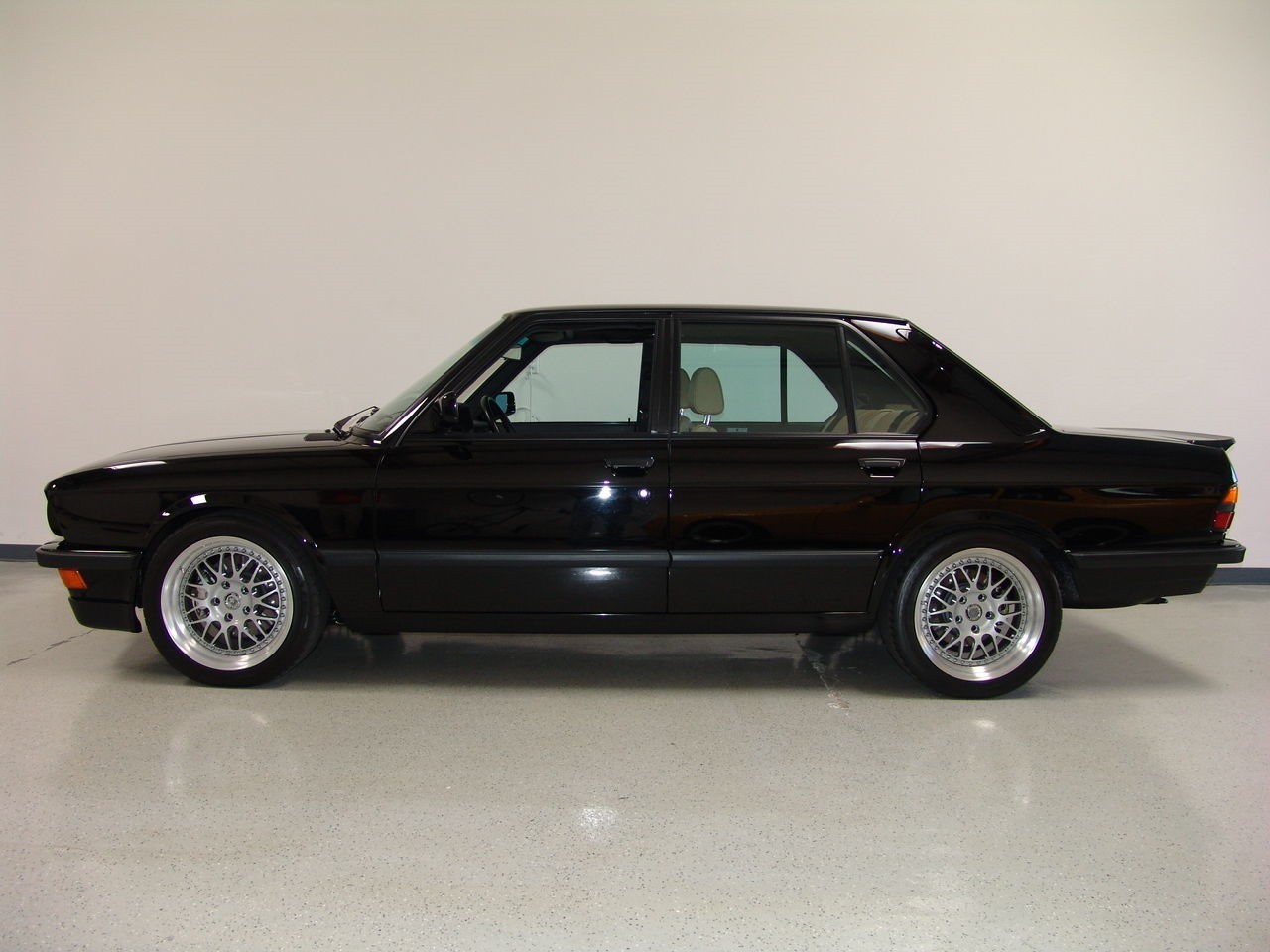 1988 BMW M5